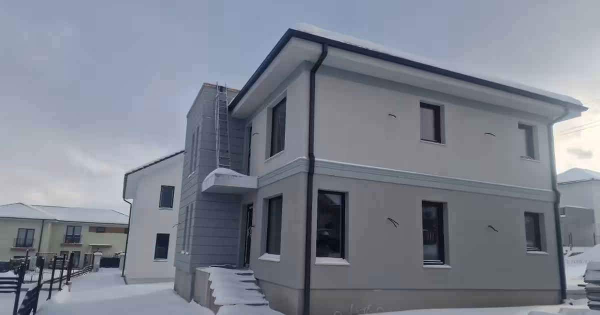 Casă individuală de vânzare cu 5 camere în Chinteni