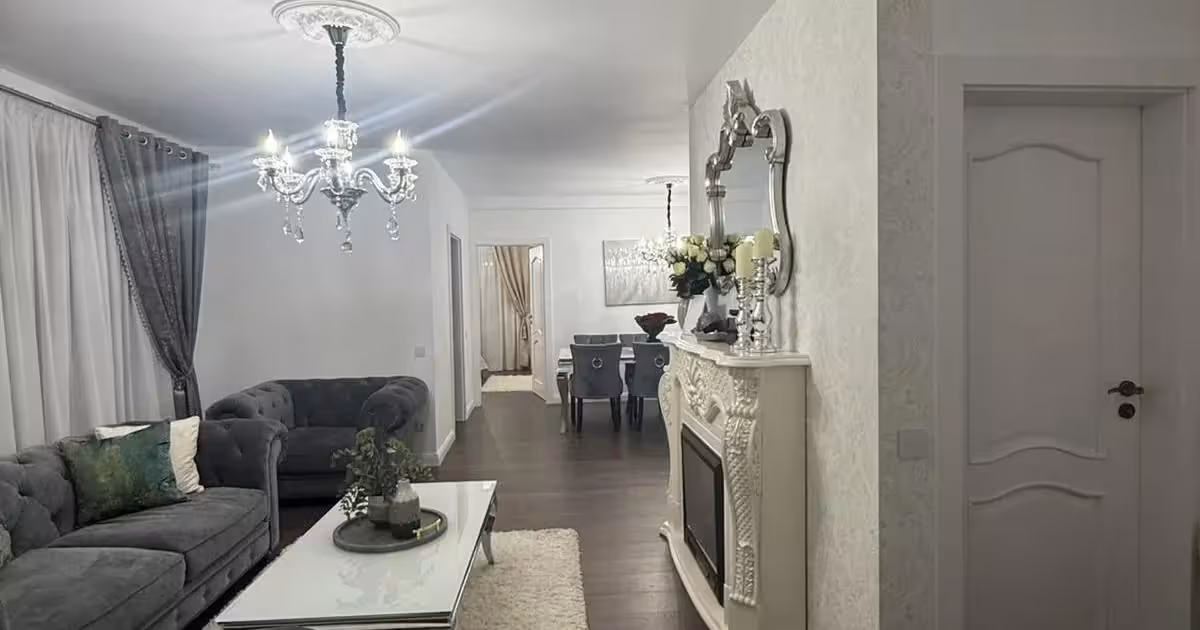 Apartament de vânzare cu 3 camere, mobilat în Florești