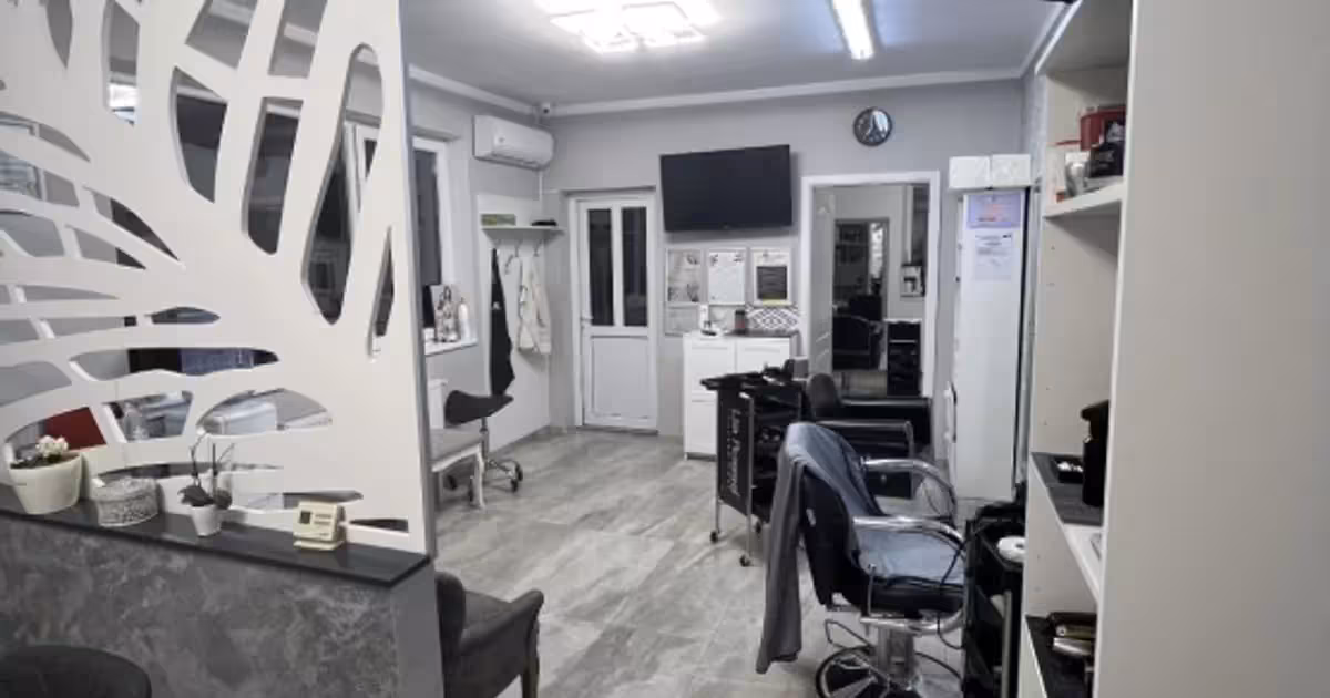 Spațiu comercial de vânzare de 50.00 mp, în Florești