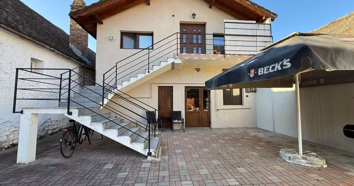 Spațiu comercial de vânzare de 385.00 mp, în Aiud