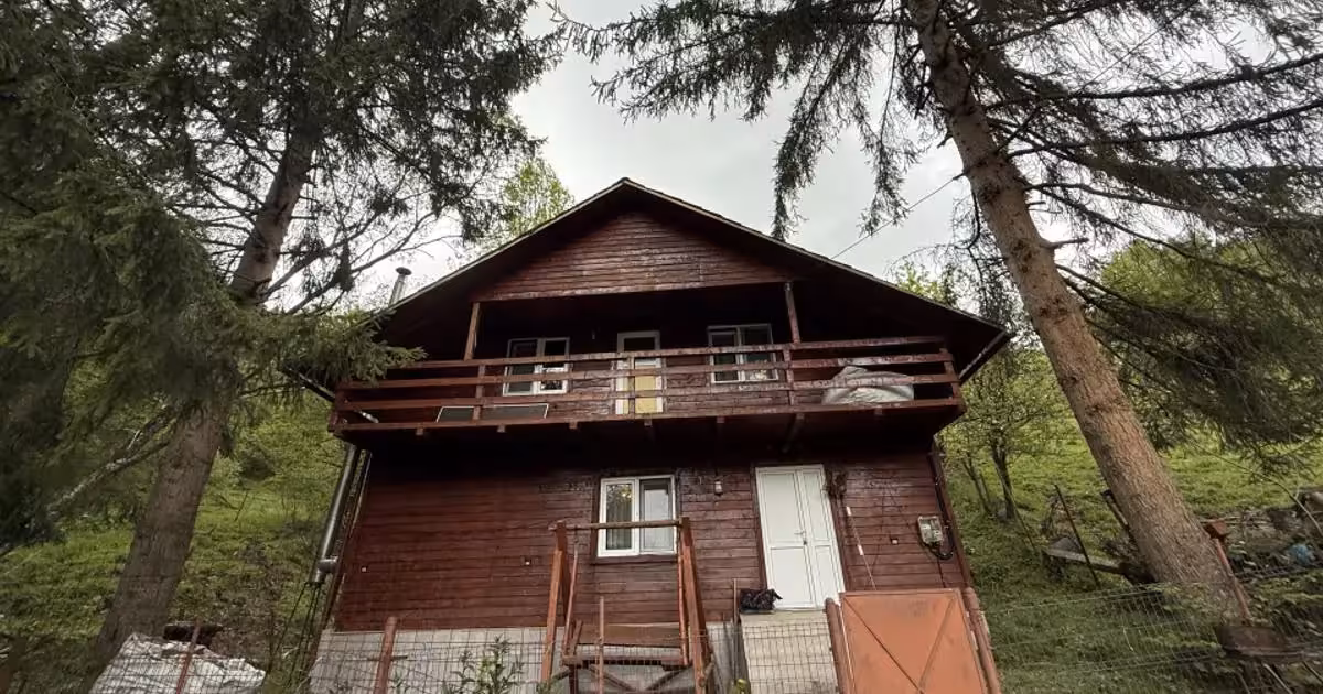 Casă individuală de vânzare cu 6 camere, mobilată în Băișoara