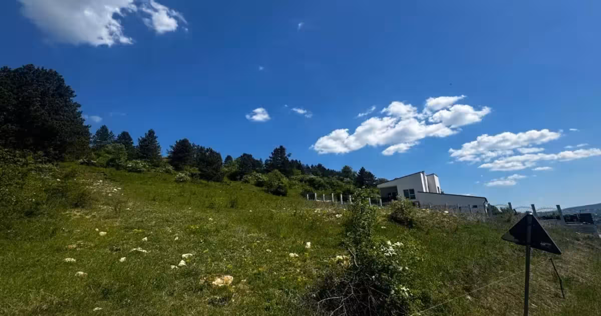 Teren Construcții extravilan de vânzare de 1374 mp, în Florești