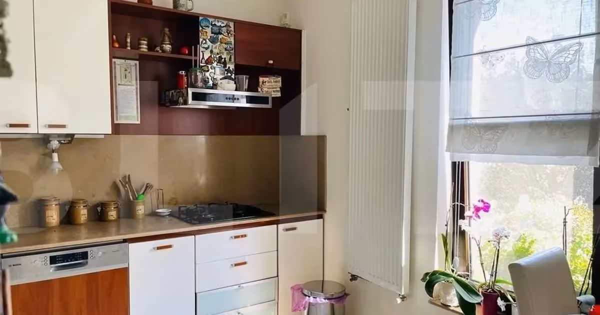 Casă individuală de vânzare cu 5 camere, mobilată în zona Bucium, Iași