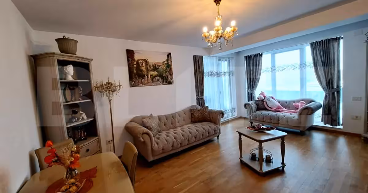 Penthouse de vânzare cu 3 camere, mobilat în zona Central, Brașov