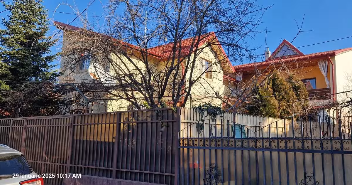 Casă de vânzare cu 9 camere în zona Andronache, Sector 2
