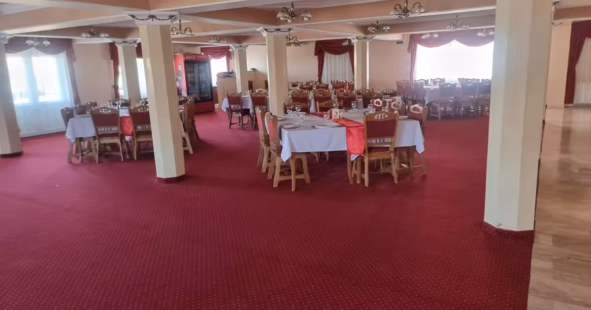 Spațiu comercial de vânzare 1221 mp în Șoimi