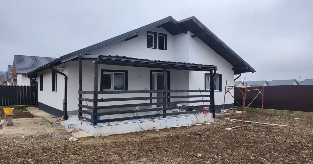Casă de vânzare cu 4 camere în Hemeiuș