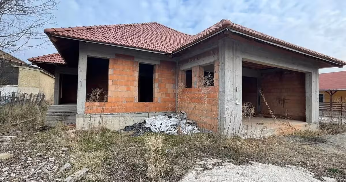 Casă individuală de vânzare cu 7 camere în Covasna