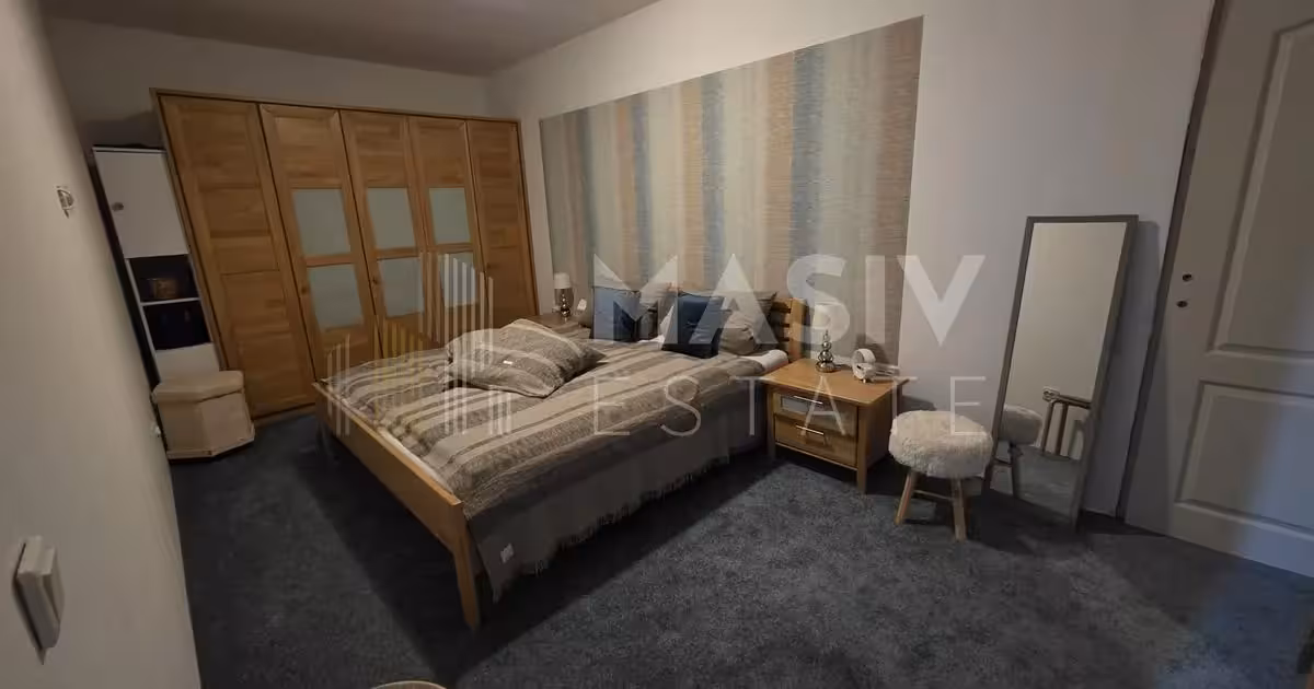 Apartament de vânzare cu 3 camere în Azuga