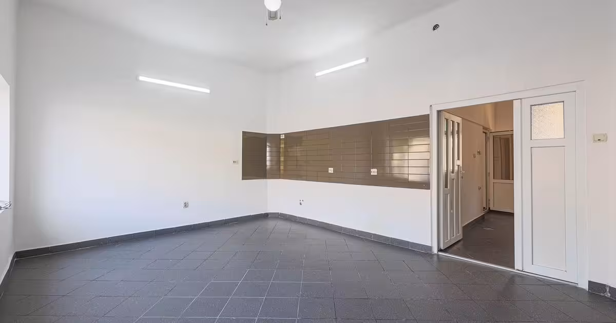 Spațiu comercial de vânzare de 42 mp, în zona Central, Arad