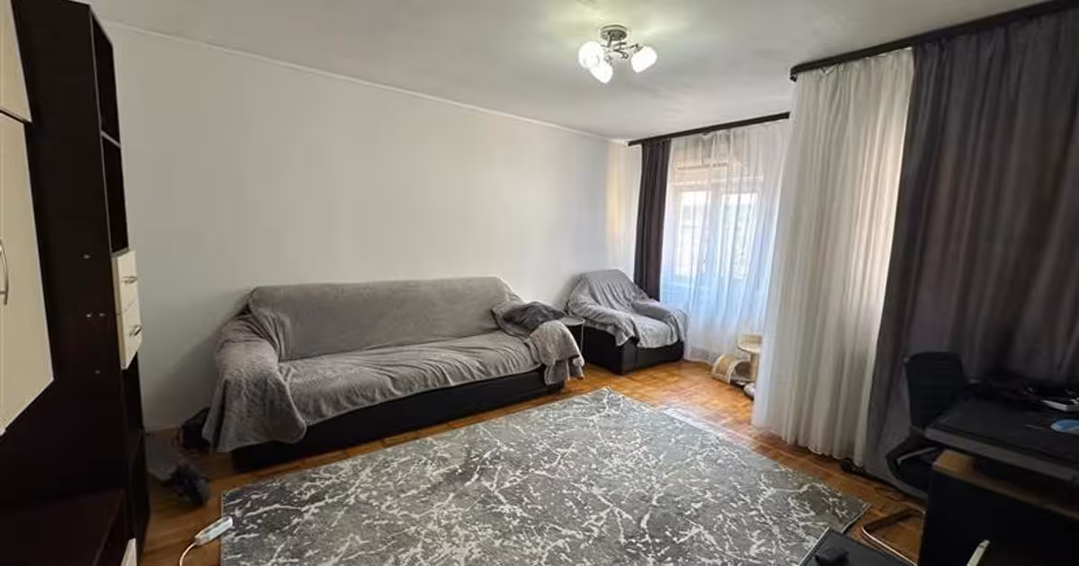 Apartament de vânzare cu 3 camere, mobilat în zona Central, Reșița