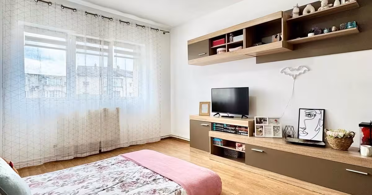 Apartament de vânzare cu 3 camere, mobilat în Fălticeni