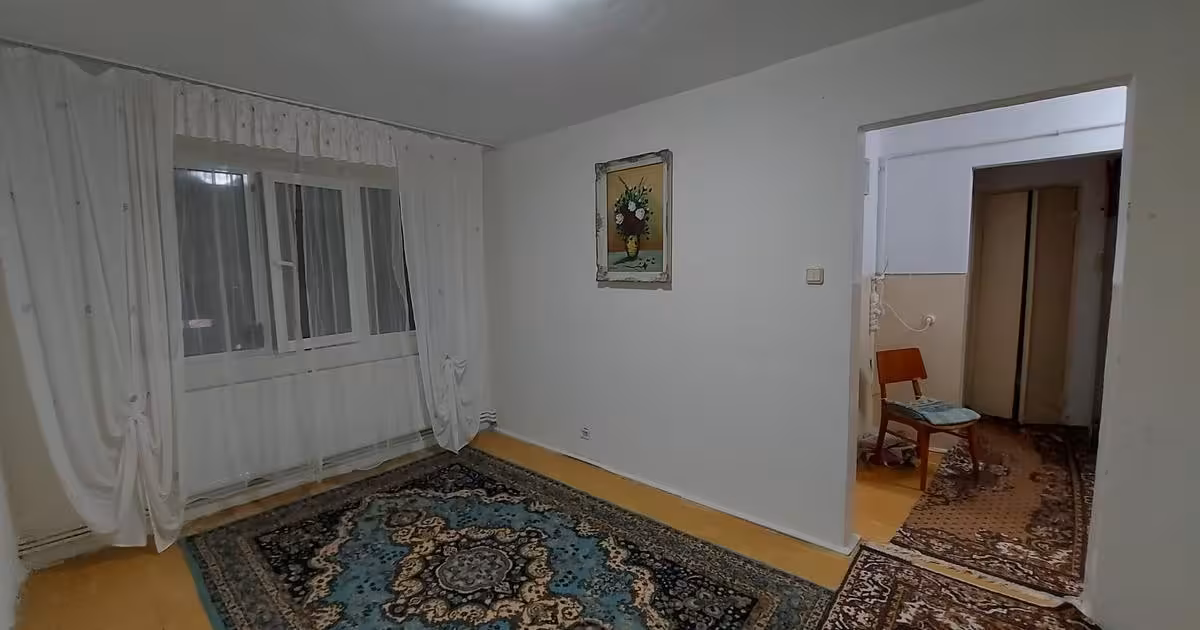 Apartament de vânzare cu 4 camere în zona Micro 39, Galați