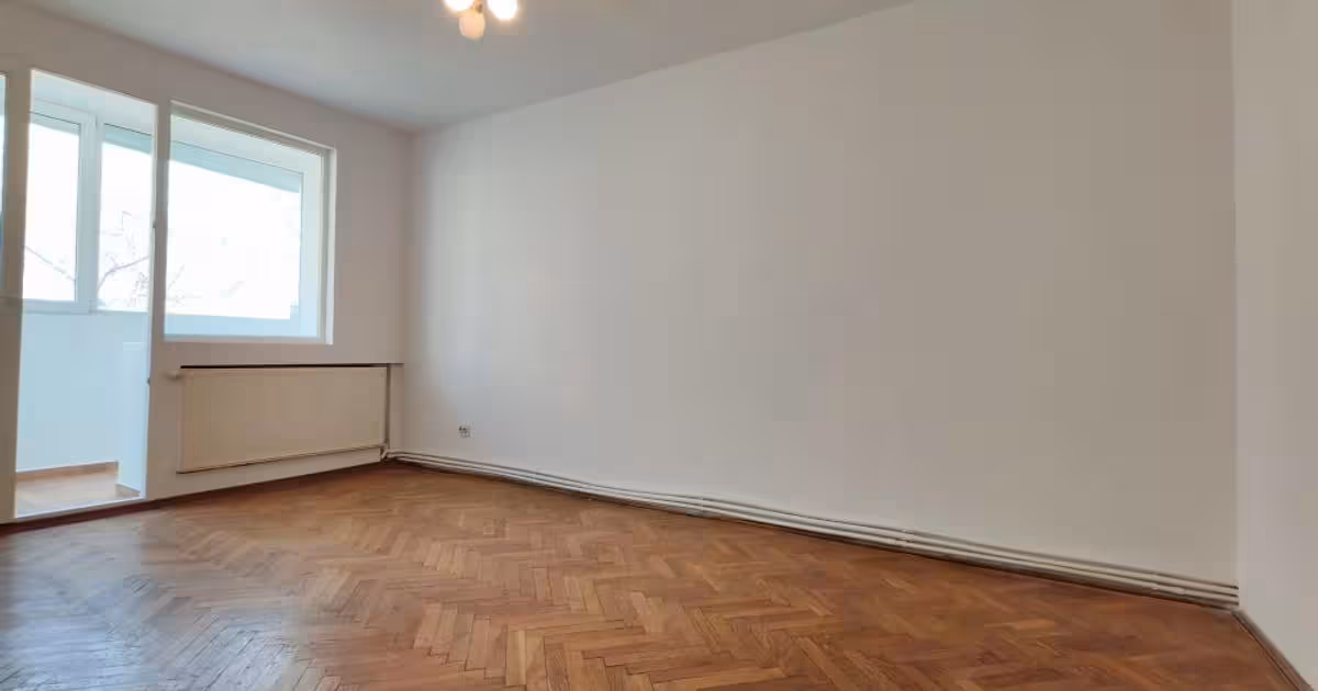 Apartament de vânzare cu 3 camere în zona Piața Centrală, Galați