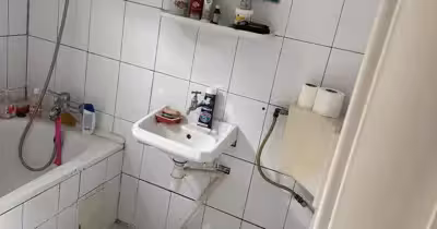 Casă Est