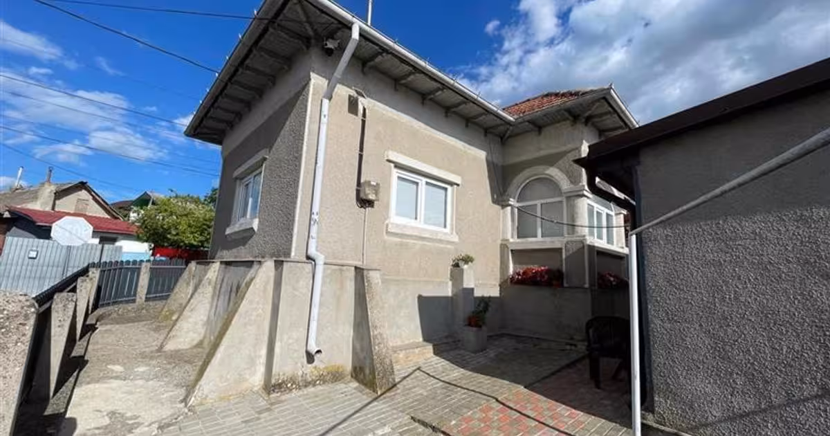Casă individuală de vânzare cu 2 camere, mobilată în zona Est, Tulcea