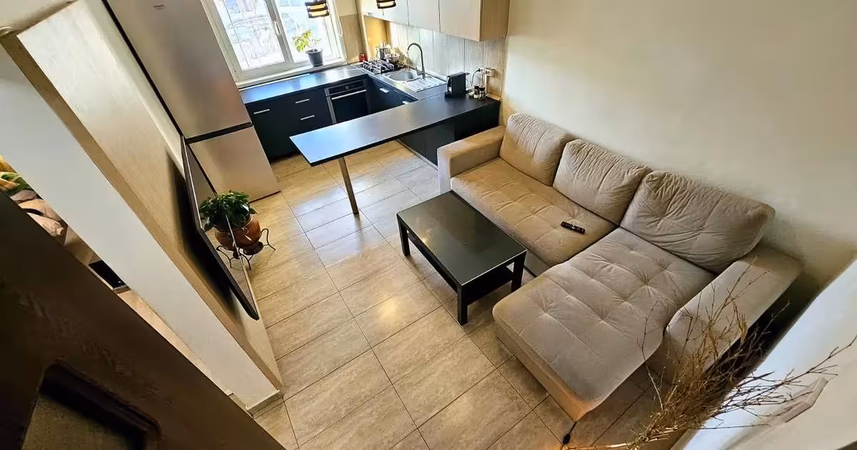 Apartament de vânzare cu 4 camere în Năvodari