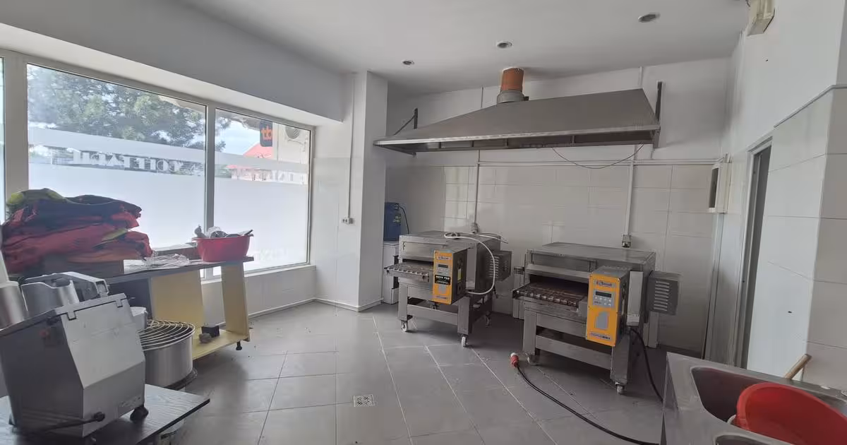 Spațiu comercial de vânzare 80 mp în zona George Enescu, Suceava