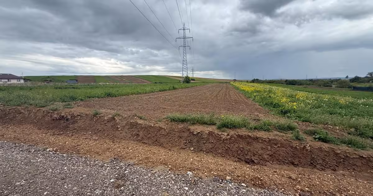 Teren intravilan de vânzare de 4100 mp, în zona Burdujeni, Suceava