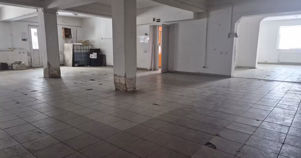 Spațiu comercial de vânzare 600 mp în zona Periferie, Suceava