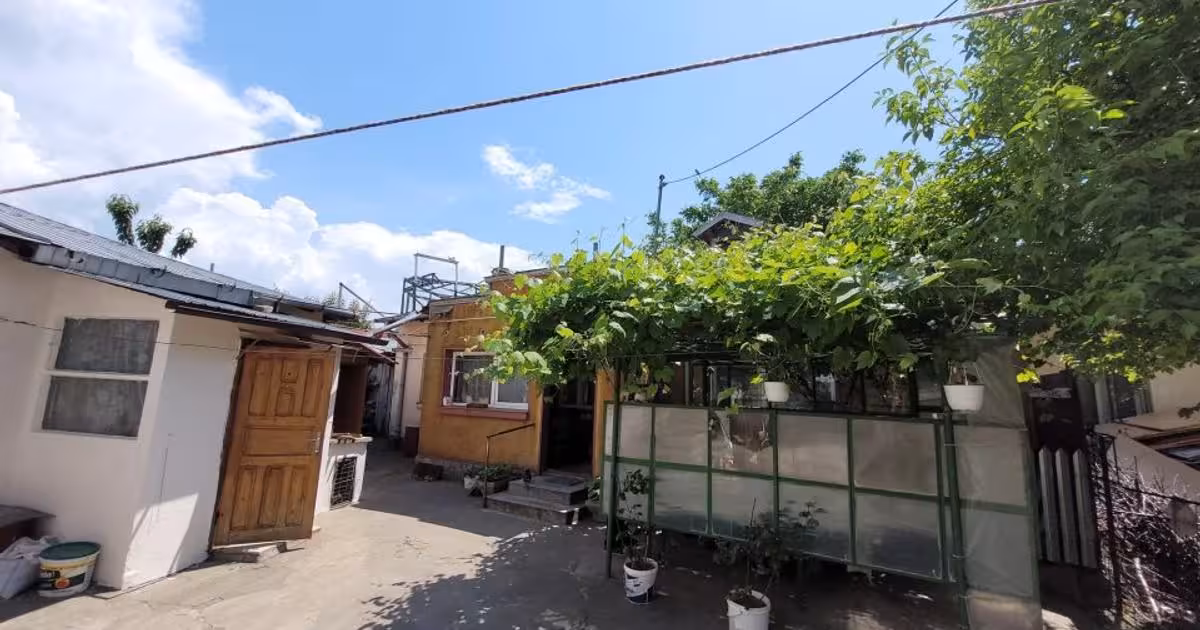 Casă de vânzare cu 2 camere în zona Central, Galați