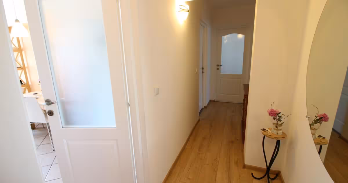 Apartament de vânzare cu 4 camere, mobilat în zona Piața Centrală, Galați