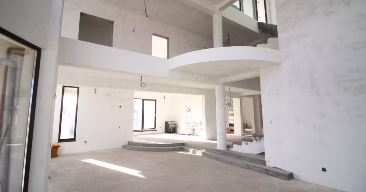 Casă de vânzare cu 8 camere în zona Nord, Galați