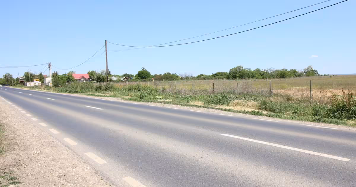 Teren agricol extravilan de vânzare de 12000 mp, în Vânători