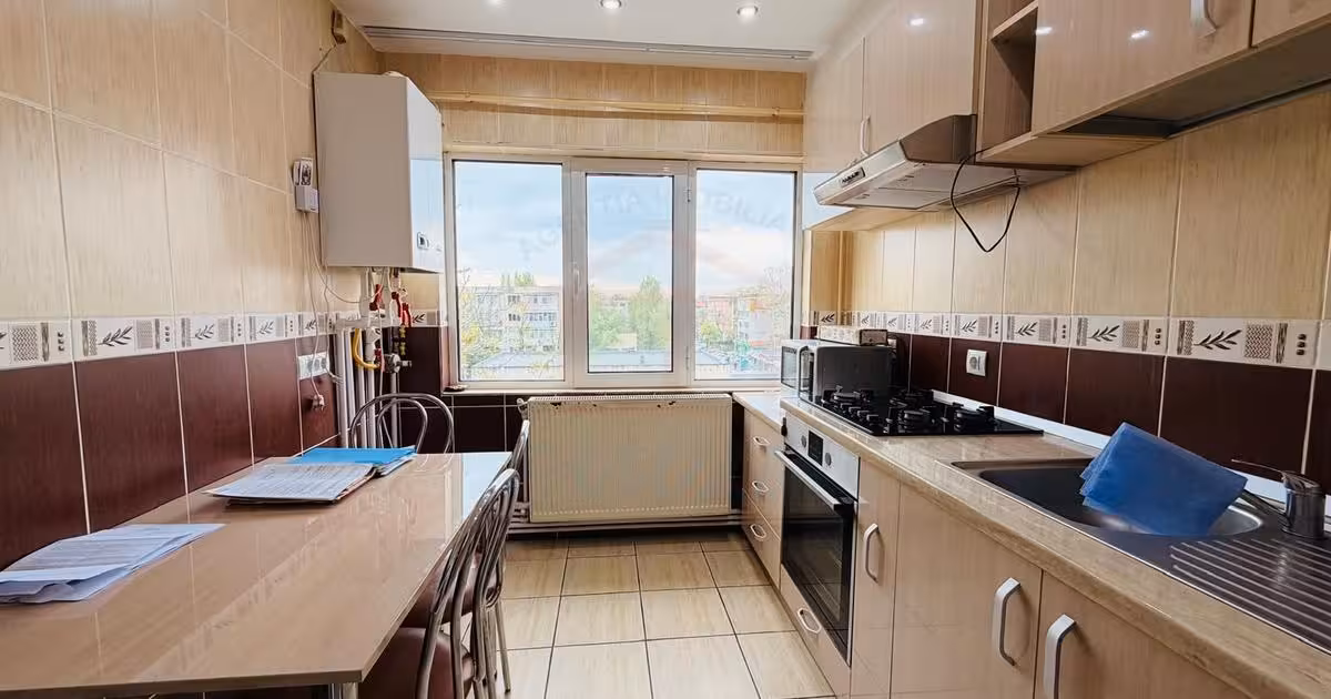 Apartament de vânzare cu 3 camere în zona Țiglina 3, Galați
