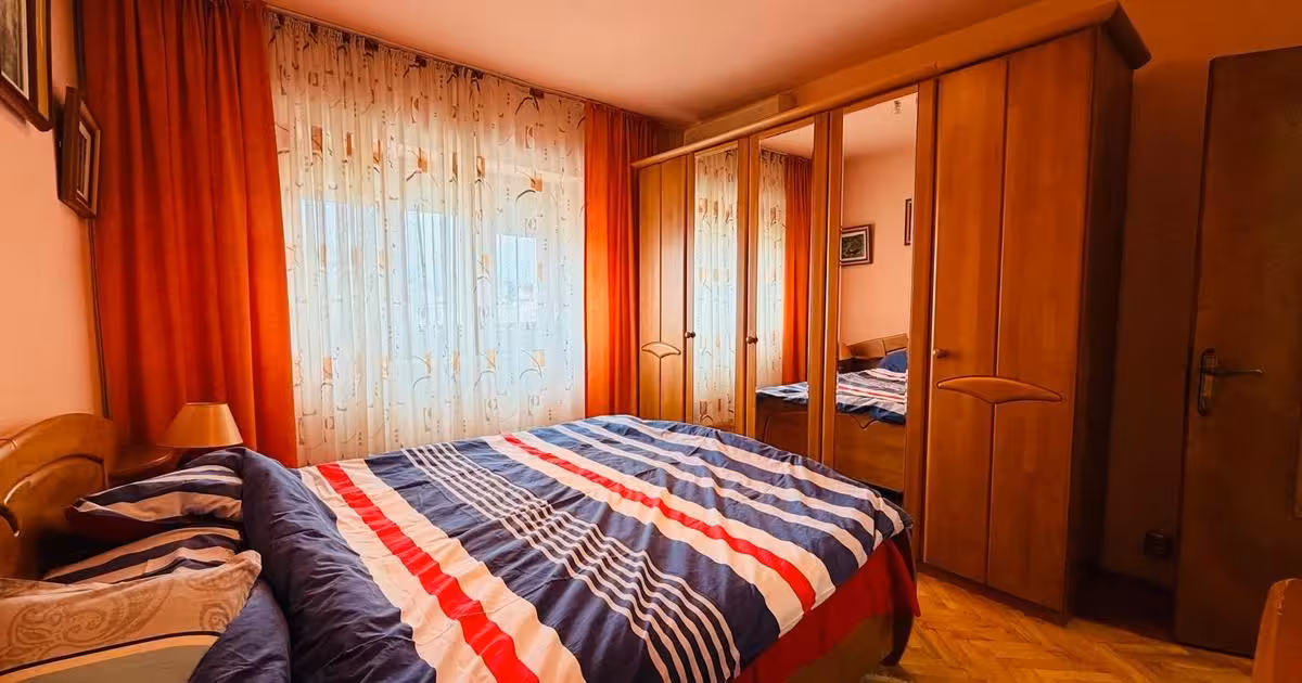 Apartament de vânzare cu 4 camere în zona Central, Galați