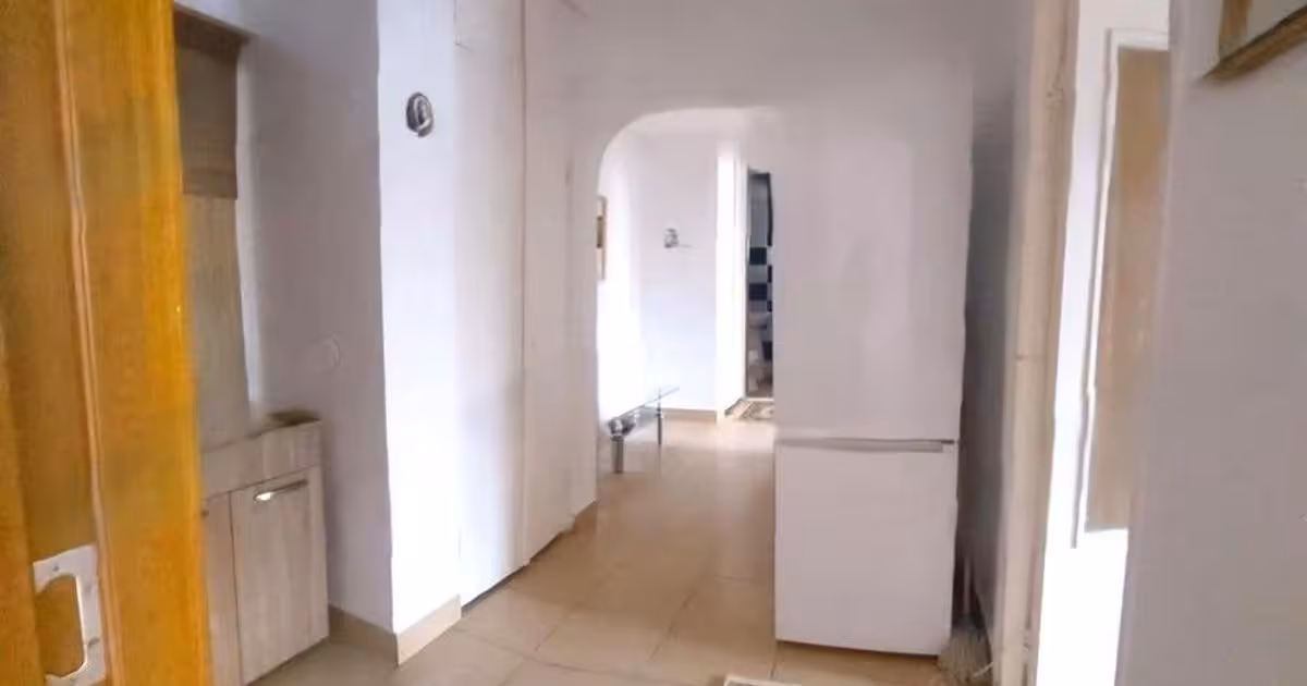 Apartament de vânzare cu 3 camere în zona Micro 21, Galați
