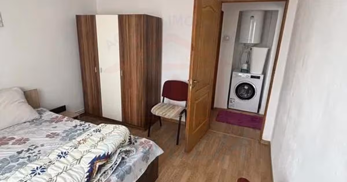 Apartament de vânzare cu 3 camere în zona Ultracentral, Galați