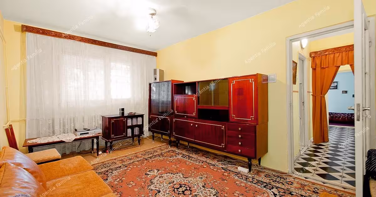 Apartament de vânzare cu 3 camere, mobilat Galați