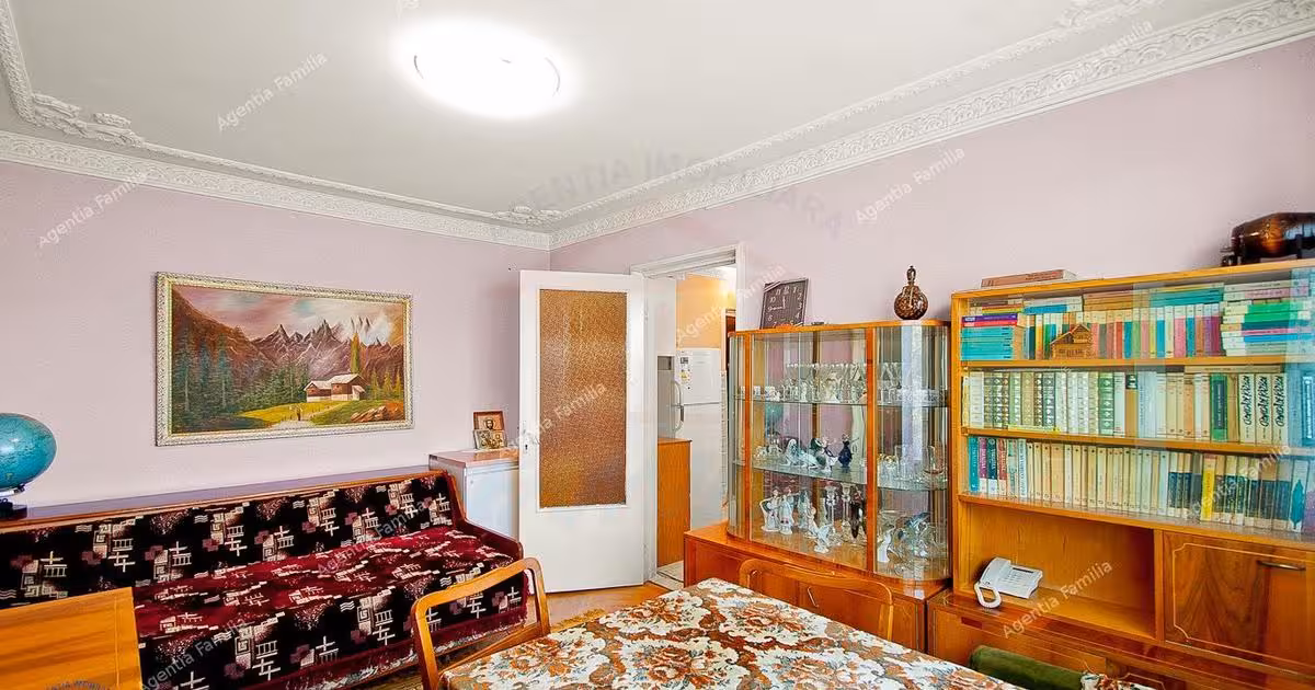 Apartament de vânzare cu 3 camere în zona Micro 19, Galați
