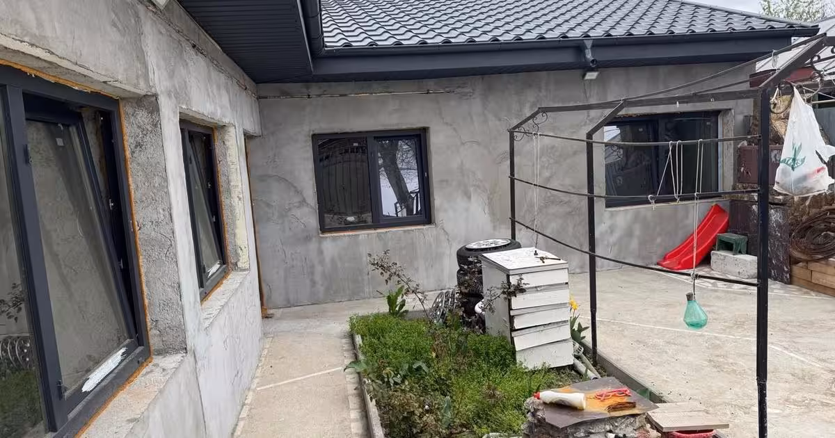 Casă individuală de vânzare cu 4 camere în zona Nord, Galați