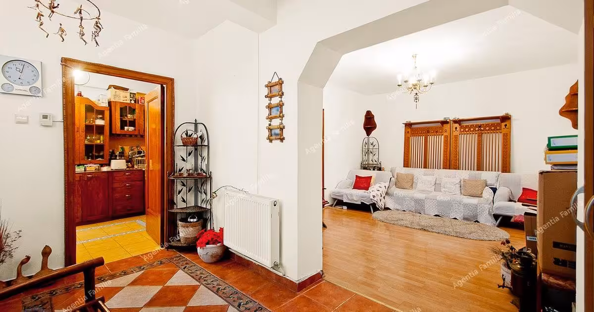 Casă individuală de vânzare cu 3 camere, mobilată în zona Ultracentral, Galați