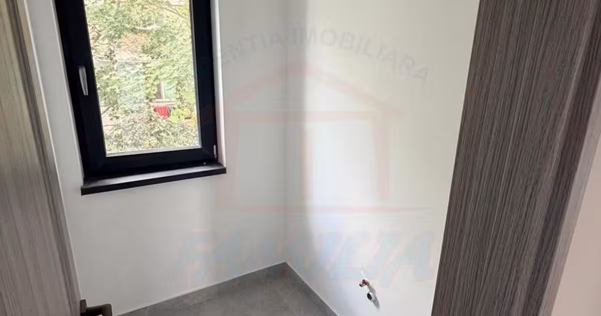 Apartament de vânzare cu 2 camere în zona Micro 17, Galați
