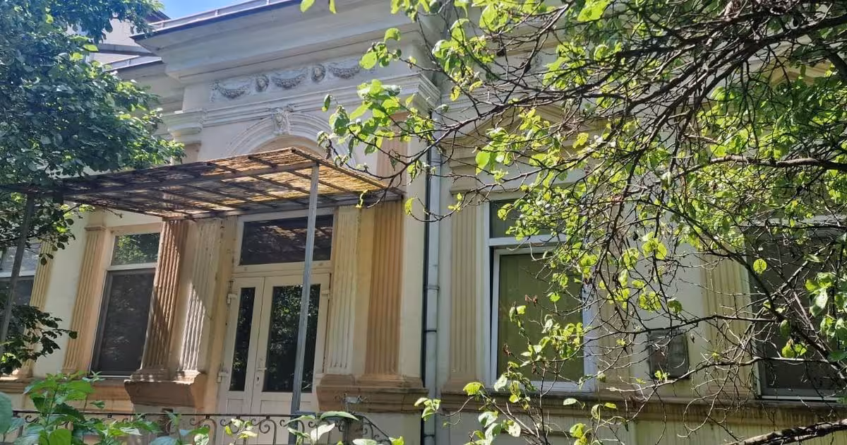 Casă individuală de vânzare cu 4 camere în zona Central, Botoșani
