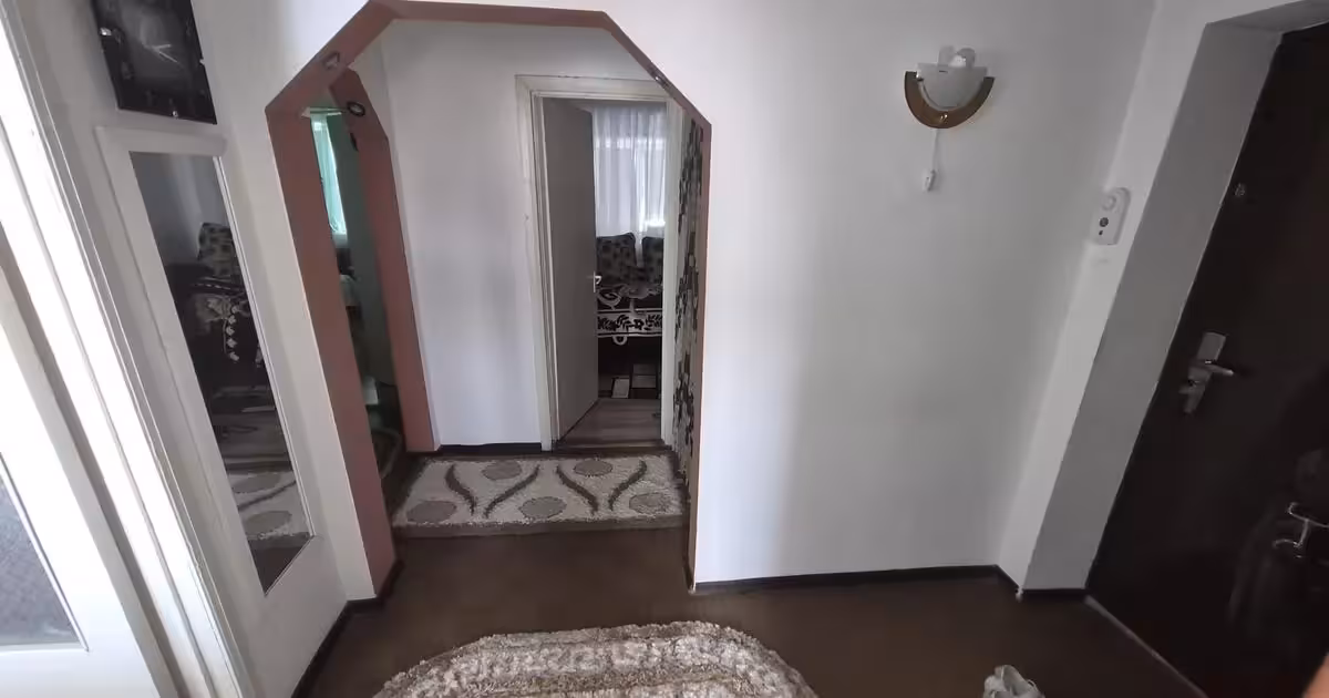 Apartament de vânzare cu 3 camere în zona Poarta 6, Constanța