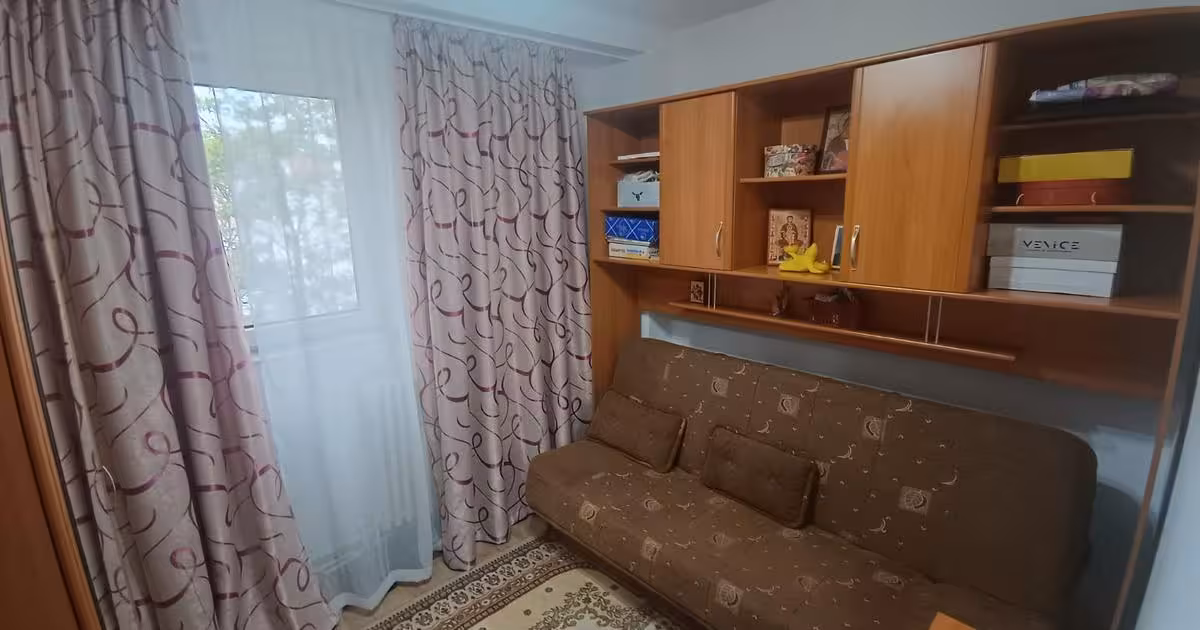Apartament de vânzare cu 4 camere în zona Ultracentral, Botoșani