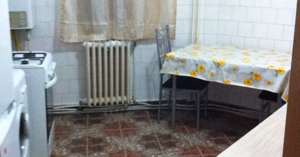 Apartament de vânzare cu 3 camere în zona Central, Botoșani