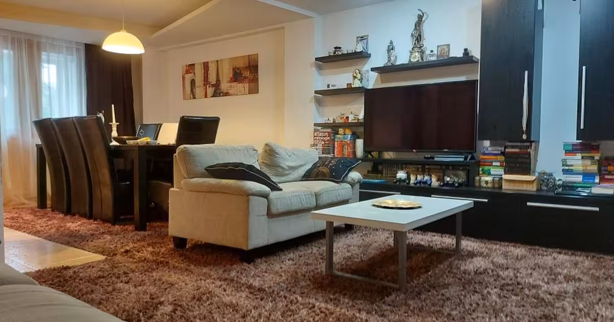 Apartament de vânzare cu 4 camere în zona Central, Botoșani