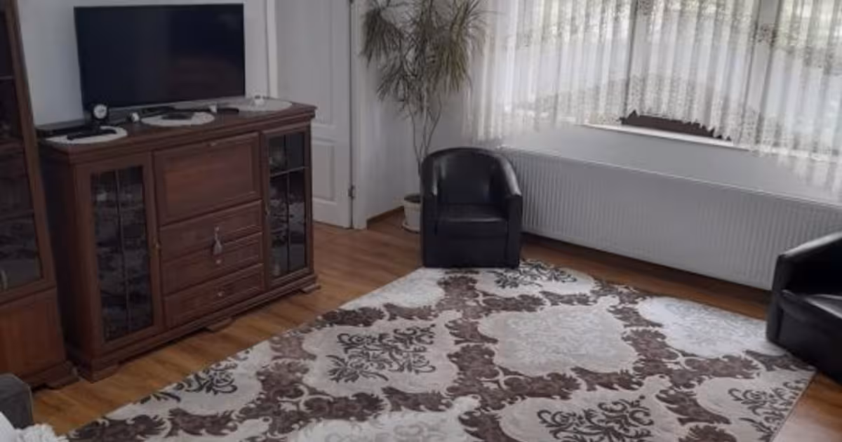 Casă individuală de vânzare cu 5 camere în zona Central, Botoșani