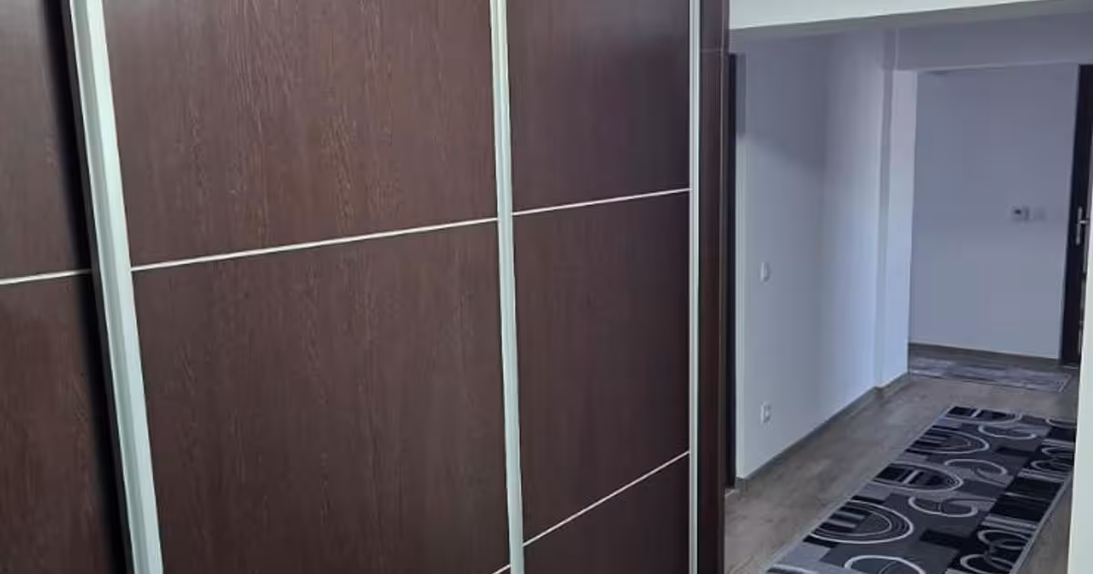 Apartament de vânzare cu 4 camere în zona Central, Botoșani