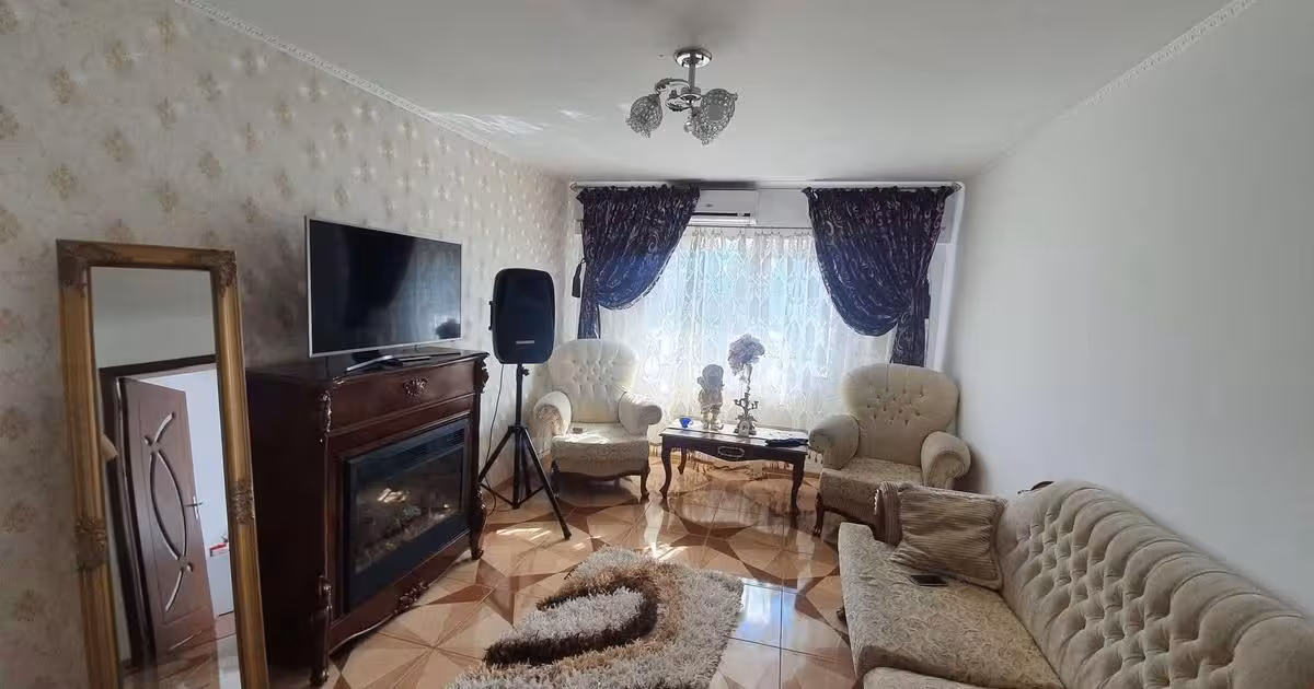 Apartament de vânzare cu 4 camere în zona Central, Botoșani