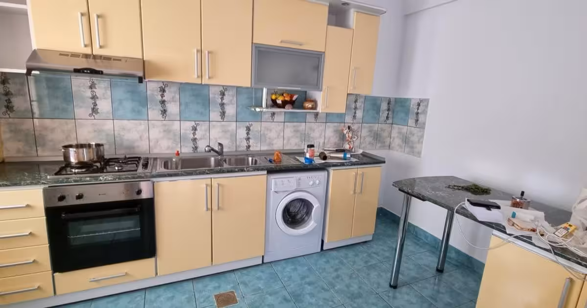 Casă de vânzare cu 4 camere în zona Central, Botoșani