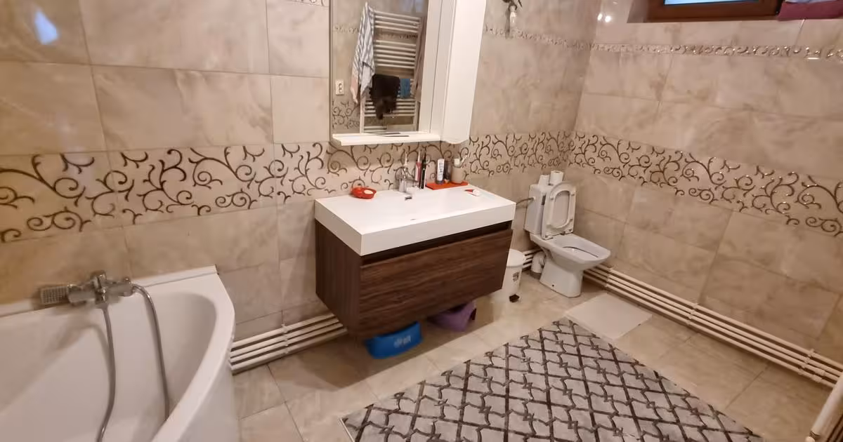 Casă individuală de vânzare cu 4 camere în zona Central, Botoșani