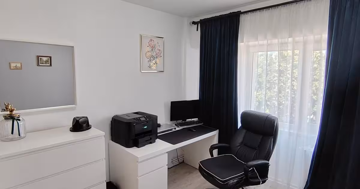 Apartament de vânzare cu 4 camere în zona Central, Botoșani