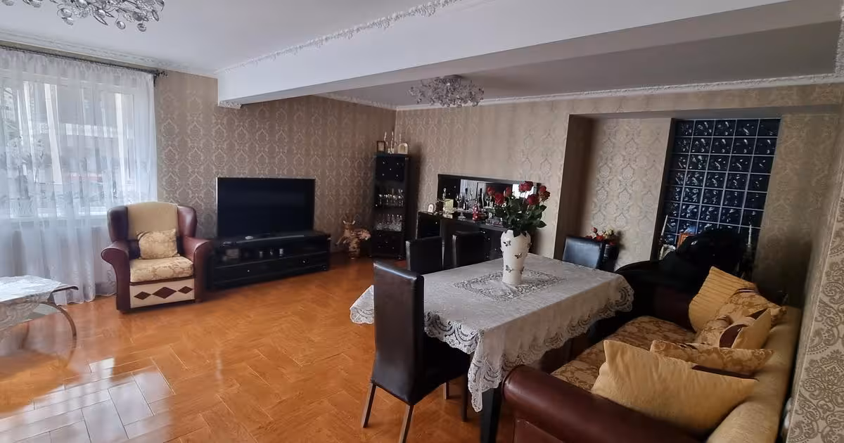 Casă individuală de vânzare cu 7 camere în zona Central, Botoșani