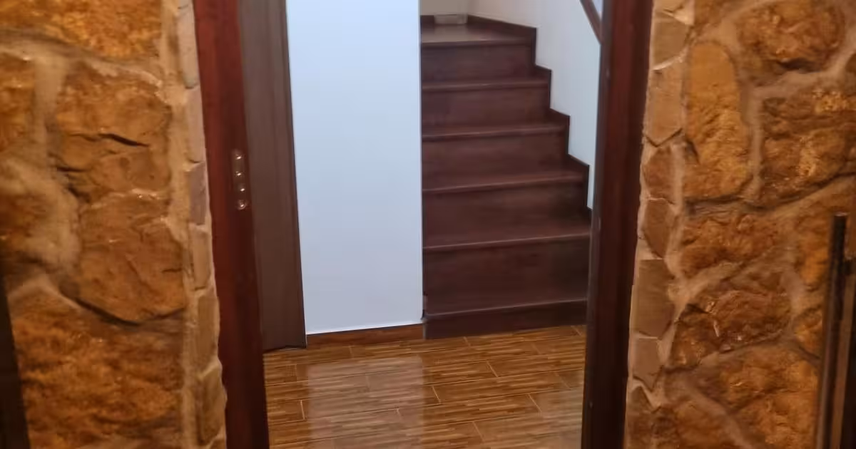 Casă individuală de vânzare cu 5 camere în zona Central, Botoșani